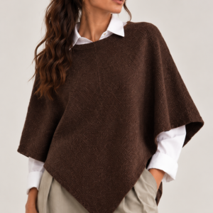 Poncho de punto con bajo asimétrico