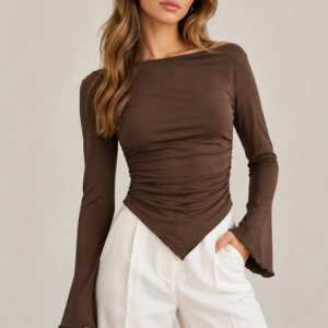 Camiseta Bardot bajo en pico